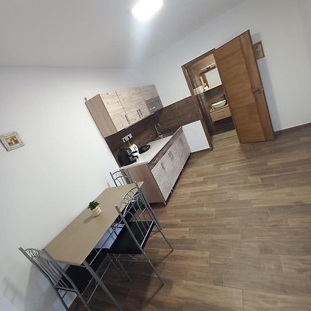 Oazis Apartman Sarospatak Exterior photo