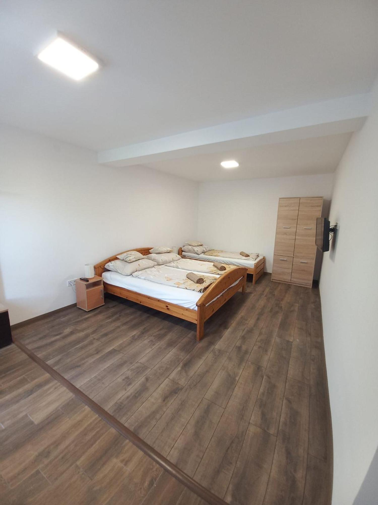 Oazis Apartman Sarospatak Exterior photo